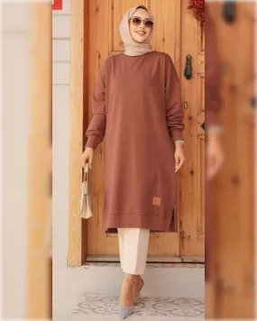 Cozy Knee-Long Cotton Blouse in Brown Shade   بلوزة رياضية قطنية دافئة باللون البني الجميل